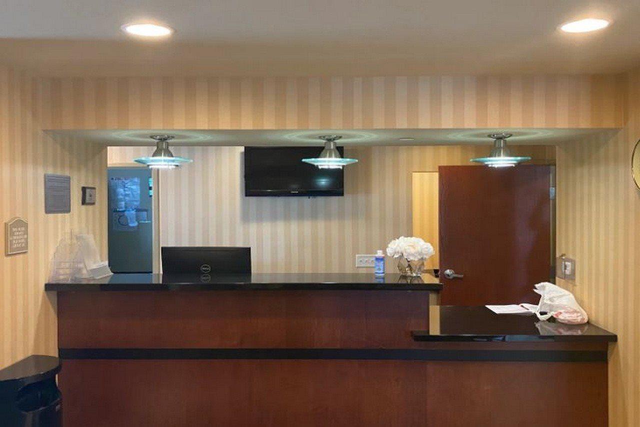 Americinn By Wyndham Oshkosh Exterior photo
